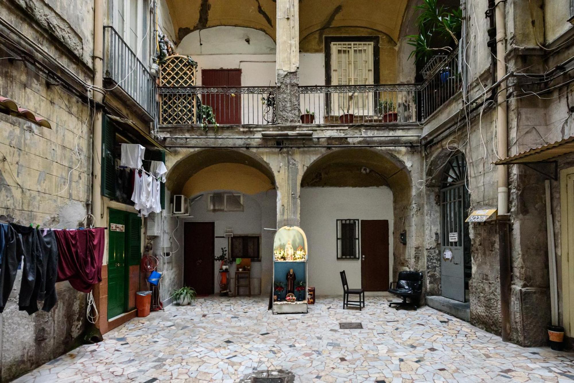 Random B&B Naples Bilik gambar