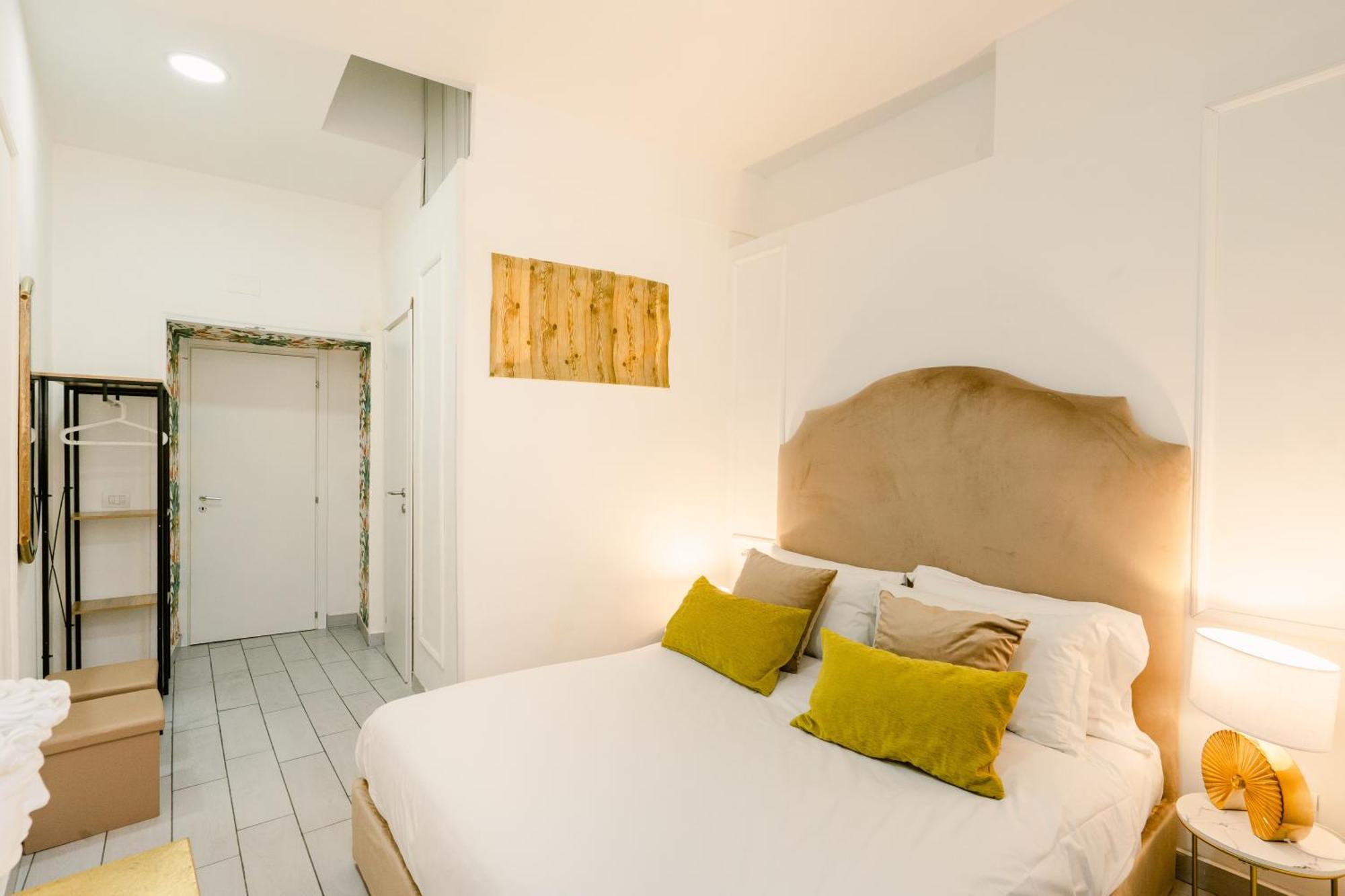 Random B&B Naples Bilik gambar