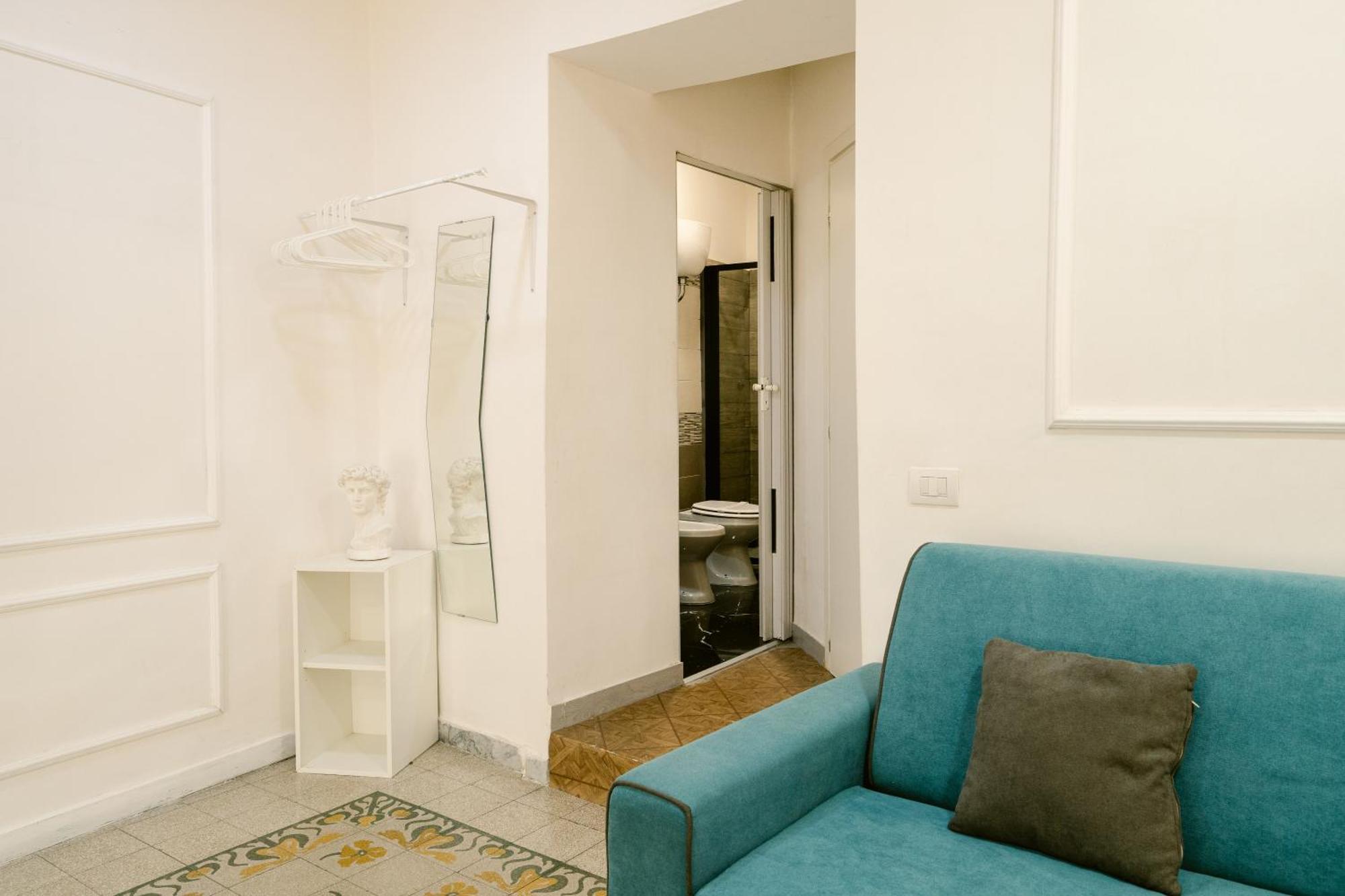 Random B&B Naples Bilik gambar